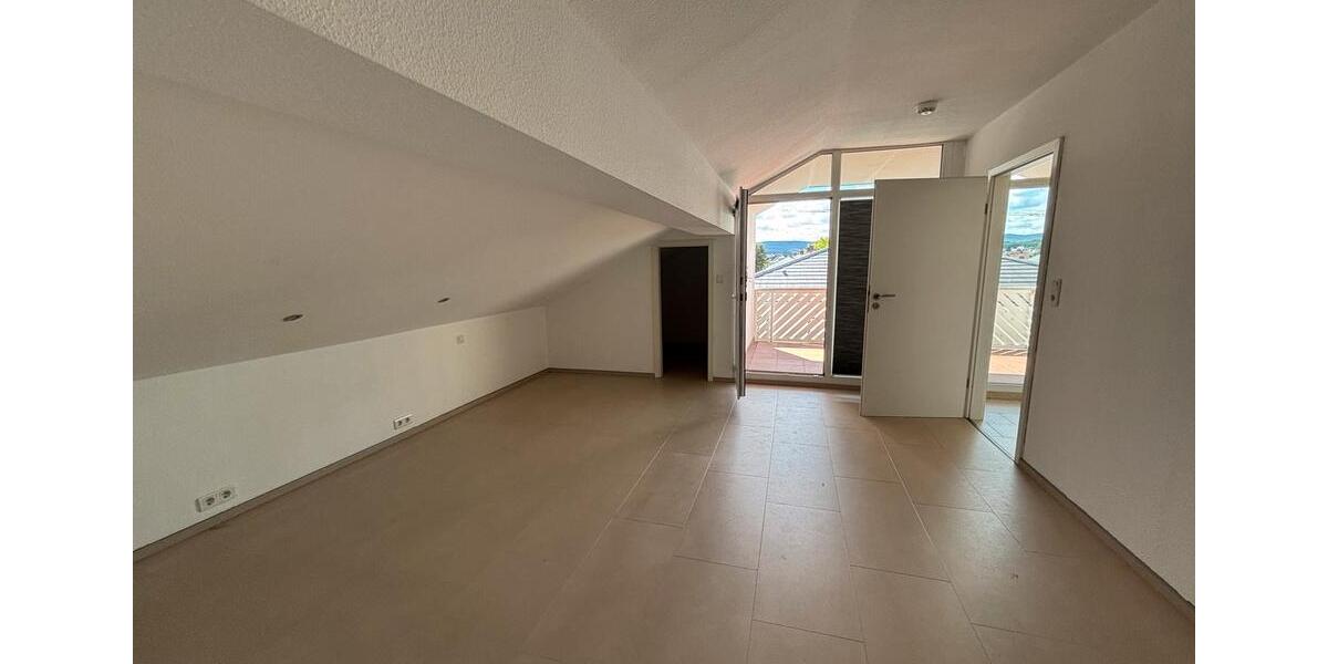 Dachgeschoßwohnung Freigericht - 2.5 Zimmer, 82 m&sup2;, 220.000&euro; | Angebot:26958582