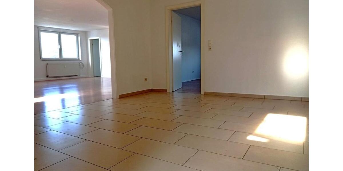 Dachgeschoßwohnung Gelnhausen - 3.5 Zimmer, 105 m&sup2;, 1.090&euro; | Angebot:25542849