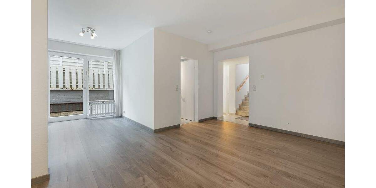 Bungalow Neu-Isenburg Zeppelinheim - 7 Zimmer, 201 m&sup2;, 1.150.000&euro; | Angebot:25688107