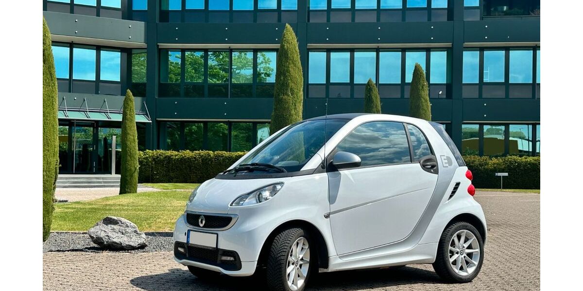 Smart ForTwo 106.400 km 6.700 &euro; Hanau 63452