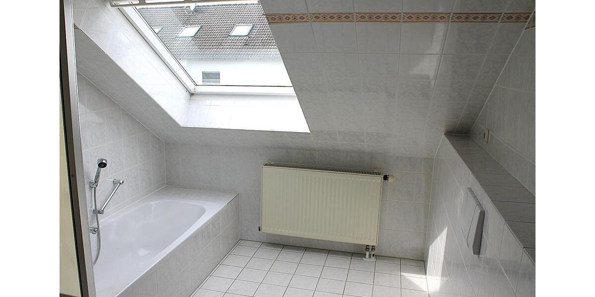 Dachgeschoßwohnung Aschaffenburg Österreicher Kolonie - 2 Zimmer, 82 m&sup2;, 750&euro; | Angebot:26459656