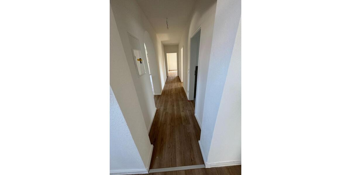 Etagenwohnung Bruchköbel - 3 Zimmer, 120 m&sup2;, 1.250&euro; | Angebot:27585300