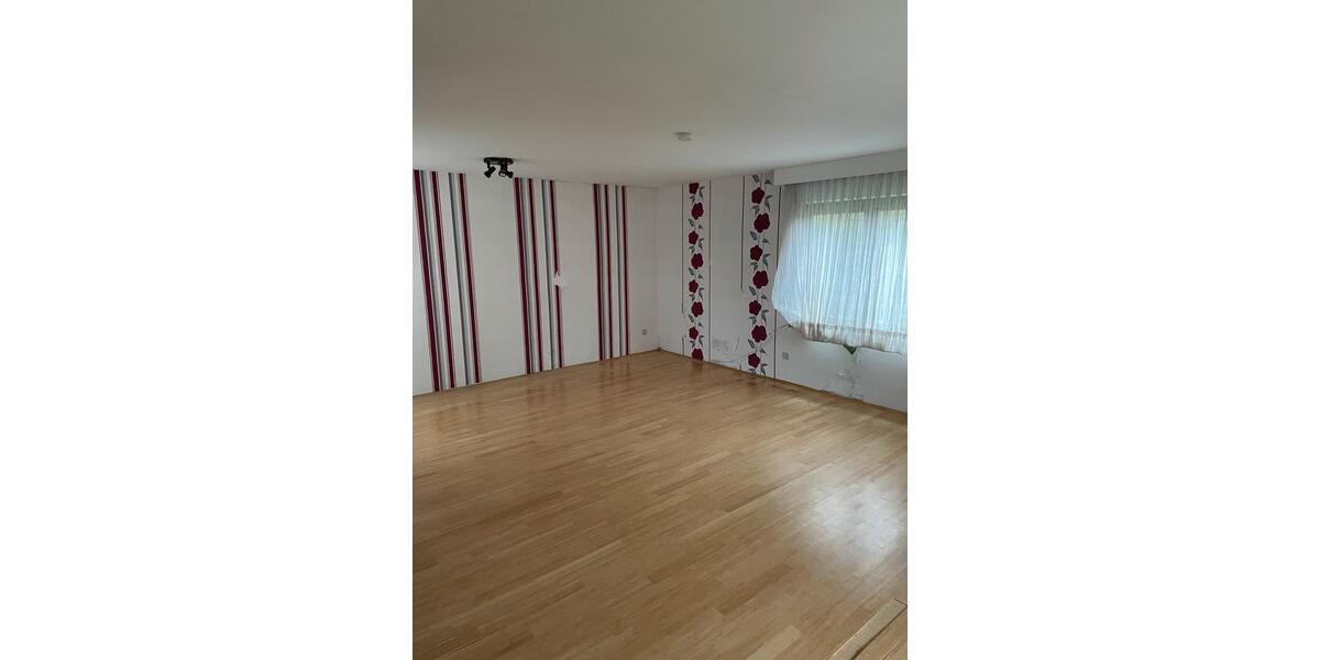 Einfamilienhaus Ortenberg - 7 Zimmer, 180 m&sup2;, 280.000&euro; | Angebot:25936656