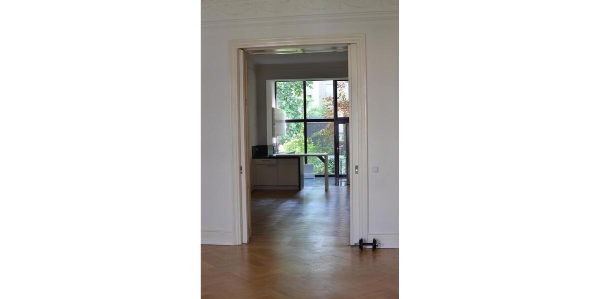 Hochparterre Frankfurt am Main Bockenheim - 3 Zimmer, 95 m&sup2;, 2.250&euro; | Angebot:25945216