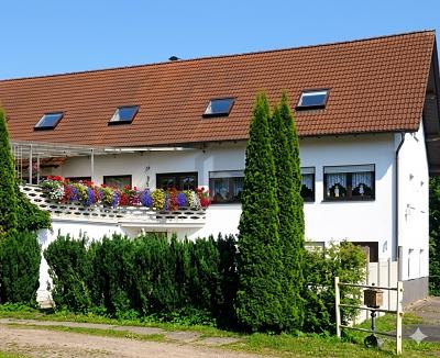 RAUMWUNDER MIT LÄNDLICHEM FLAIR - Mehrfamilienhaus, Wohnhaus Hösbach | Angebot:26966296