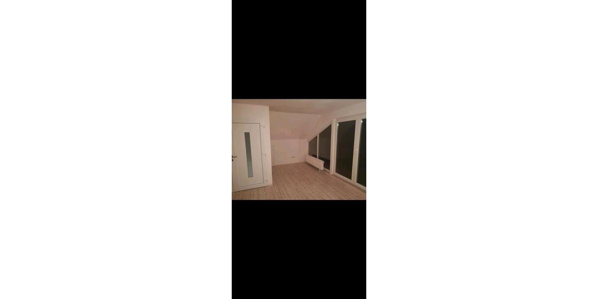 Dachgeschoßwohnung Erzhausen - 3 Zimmer, 68 m&sup2;, 850&euro; | Angebot:25262792