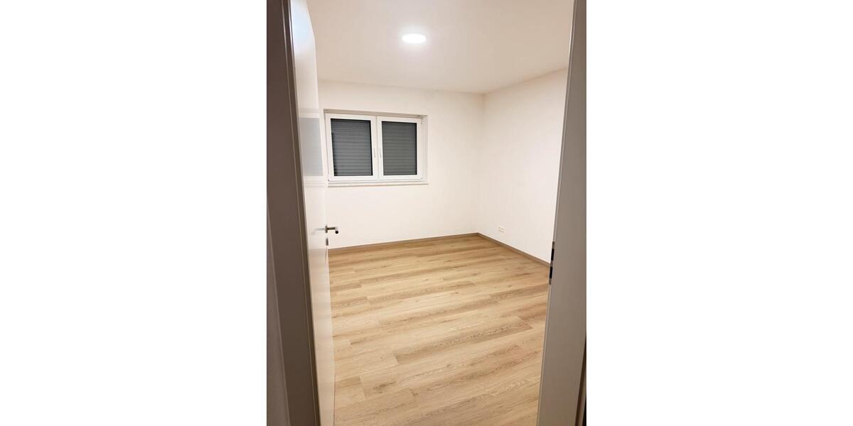 Etagenwohnung Gelnhausen - 2 Zimmer, 90 m&sup2;, 1.250&euro; | Angebot:24627252