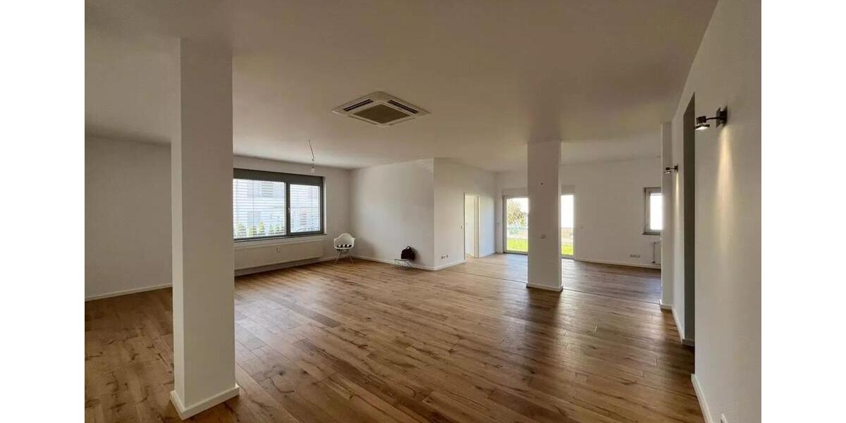 Hochparterre Bad Homburg vor der Höhe Gonzenheim - 5 Zimmer, 175 m&sup2;, 2.160&euro; | Angebot:25380898