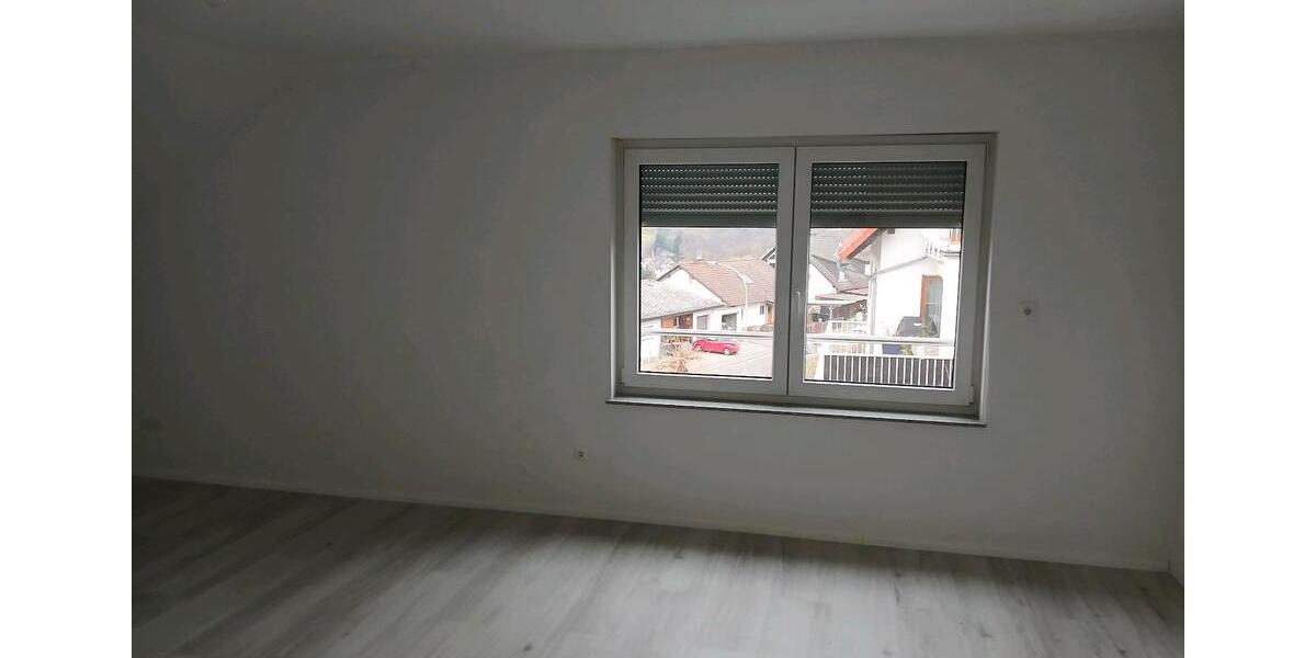 Dachgeschoßwohnung Büdingen - 2 Zimmer, 60 m&sup2;, 600&euro; | Angebot:24319230