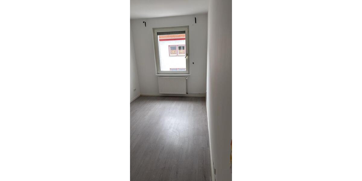 Etagenwohnung Hanau - 3 Zimmer, 75 m&sup2;, 1.000&euro; | Angebot:26416277