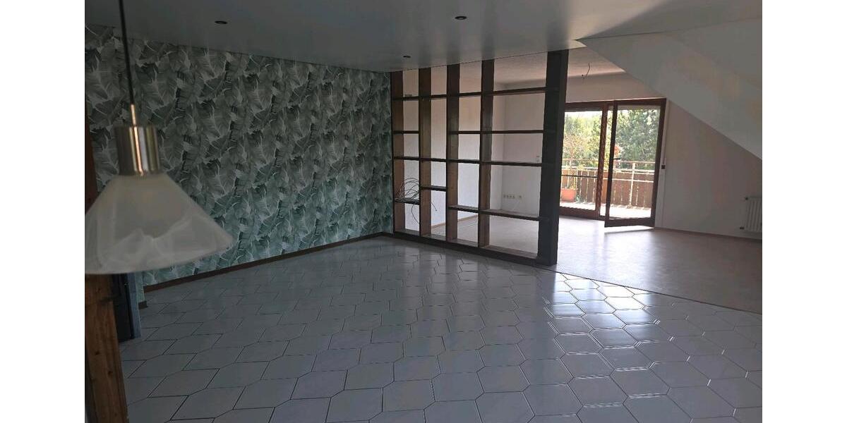 Dachgeschoßwohnung Hammersbach - 3 Zimmer, 110 m&sup2;, 1.100&euro; | Angebot:25025013