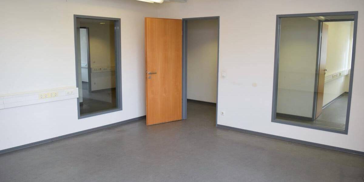 Gewerbeobjekt Frankfurt am Main Gallus - 6 Zimmer, 180 m&sup2;, 2.350&euro; | Angebot:25689508