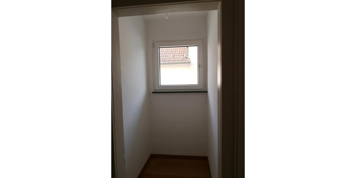 Etagenwohnung Dreieich - 3 Zimmer, 80 m&sup2;, 1.200&euro; | Angebot:25907774