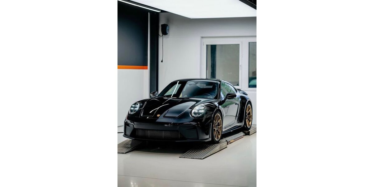 Porsche 992 4.100 km 219.992 &euro; Frankfurt am Main 60323