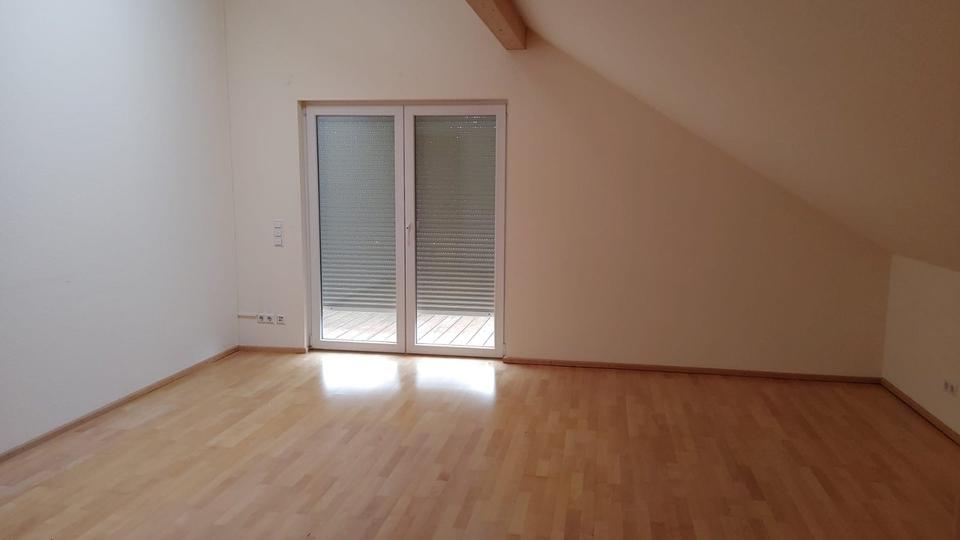 Einfamilienhaus Dreieich - 7 Zimmer, 330 m&sup2;, 3.900&euro; | Angebot:25099078