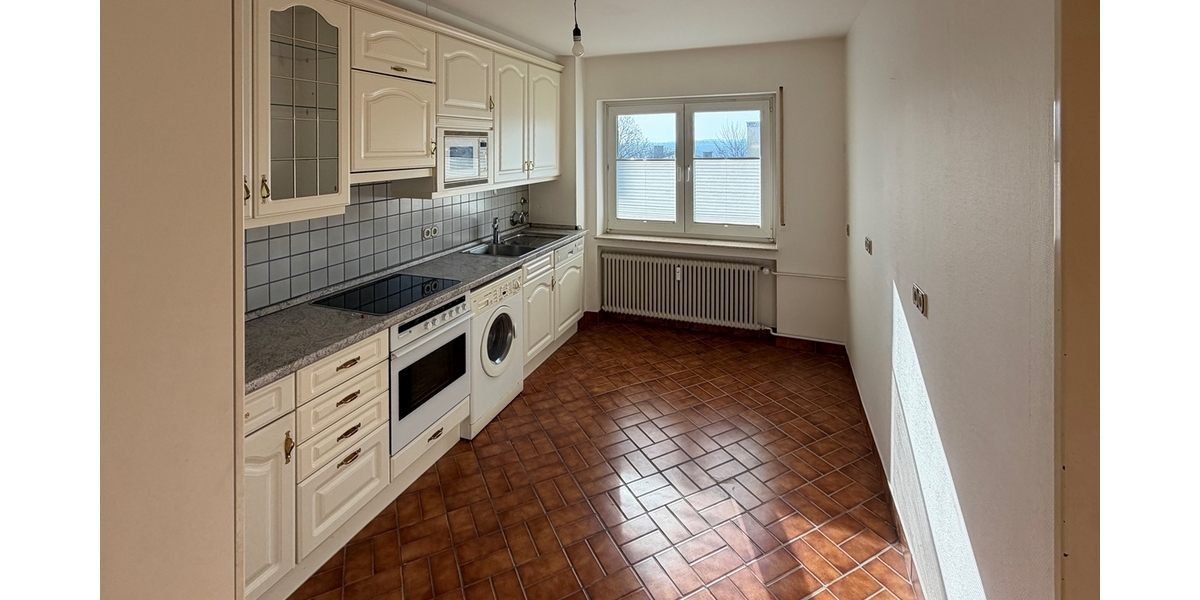 Kronberg: Große 4-Zimmer-Eigentumswohnung in Feldrandlage - Etagenwohnung Kronberg | Angebot:24148878