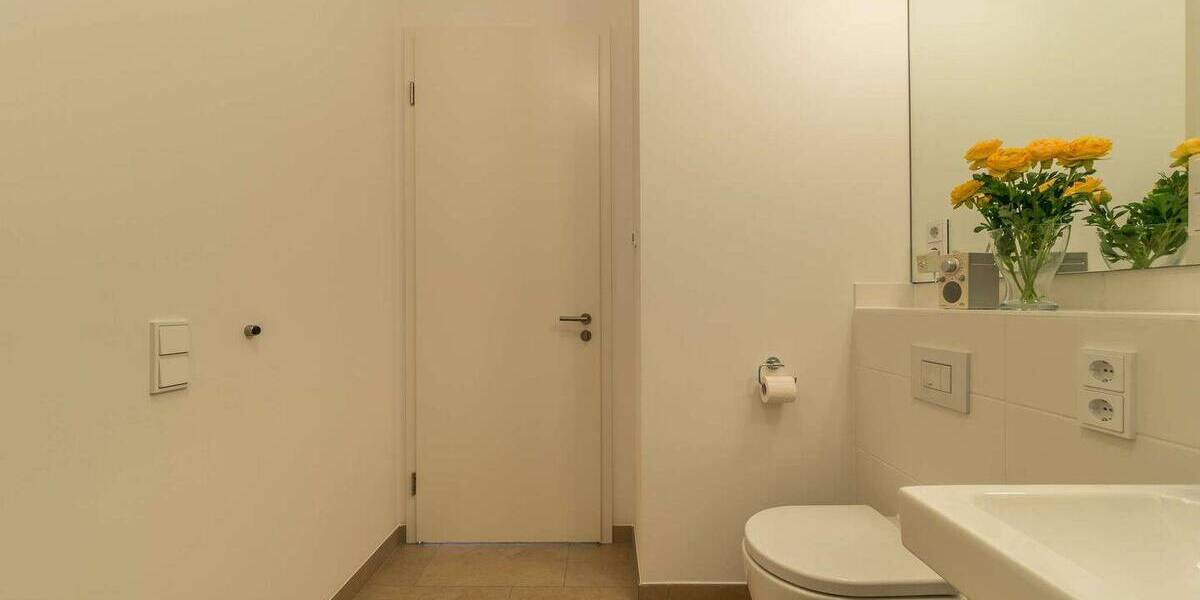 Etagenwohnung Frankfurt am Main Bahnhofsviertel - 2 Zimmer, 65 m&sup2;, 2.290&euro; | Angebot:26064210