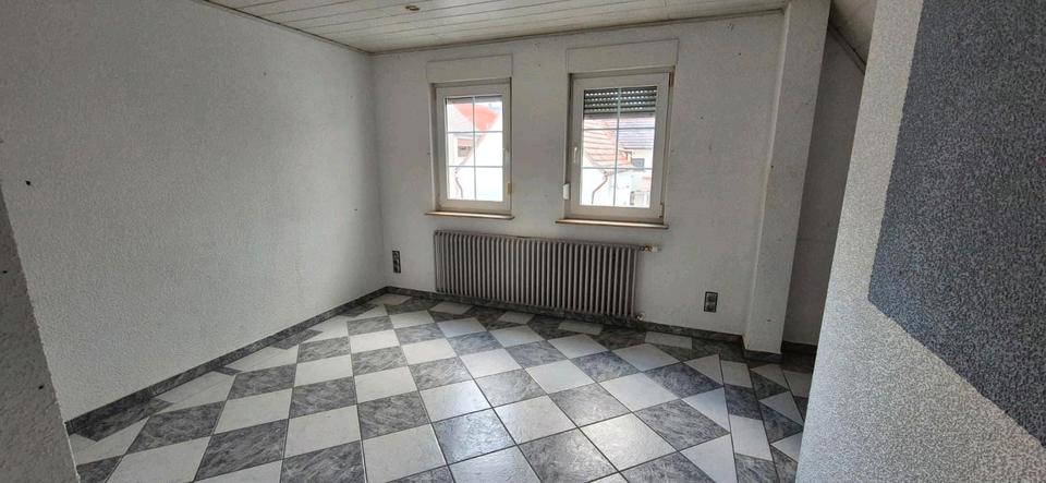 Einfamilienhaus Limeshain - 5 Zimmer, 187 m&sup2;, 370.000&euro; | Angebot:26342396