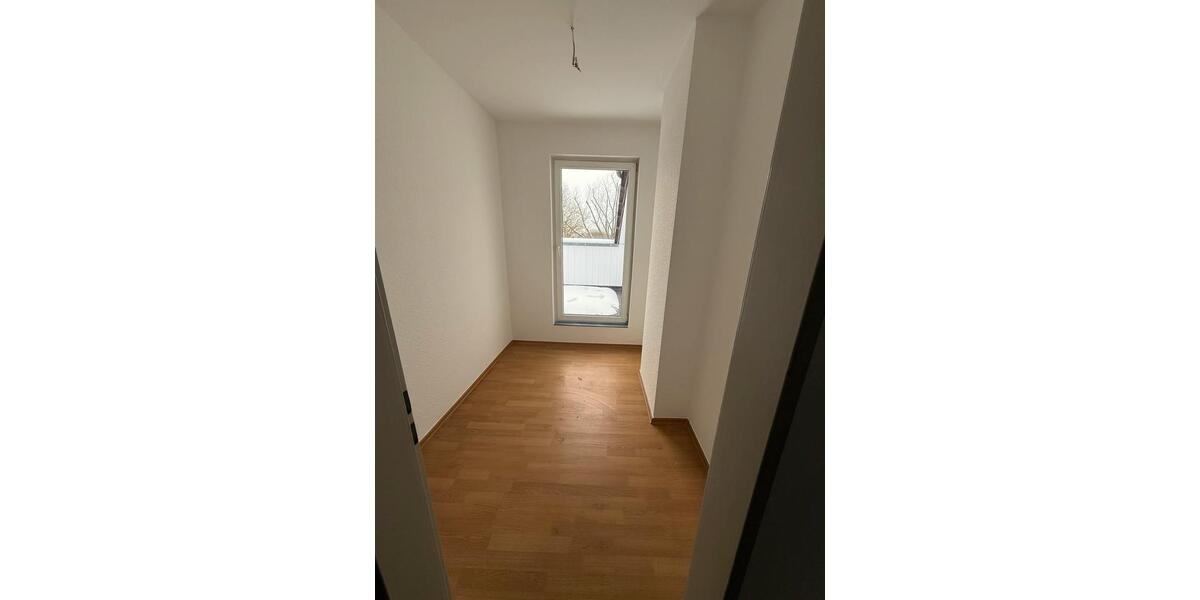 Dachgeschoßwohnung Schöneck - 2.5 Zimmer, 75 m&sup2;, 830&euro; | Angebot:25086632