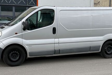 Opel Vivaro 200.000 km 9.999 &euro; Frankfurt am Main 60314