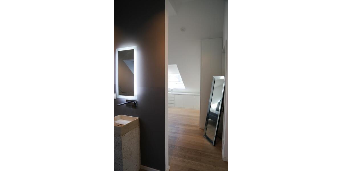 Dachgeschoßwohnung Frankfurt am Main Bornheim - 3.5 Zimmer, 125 m&sup2;, 3.450&euro; | Angebot:25307988