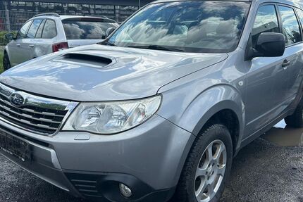Subaru Forester 200.000 km 1.999 &euro; Büdingen 63654