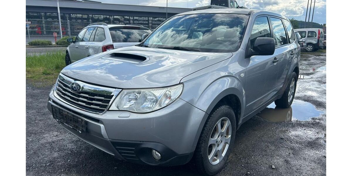 Subaru Forester 200.000 km 1.999 &euro; Büdingen 63654