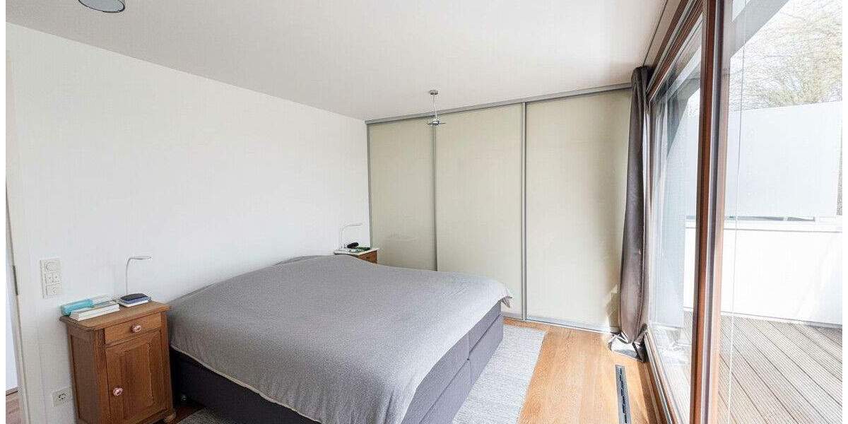 Reihenmittelhaus Frankfurt am Main Hausen - 4 Zimmer, 182 m&sup2;, 3.900&euro; | Angebot:25796137