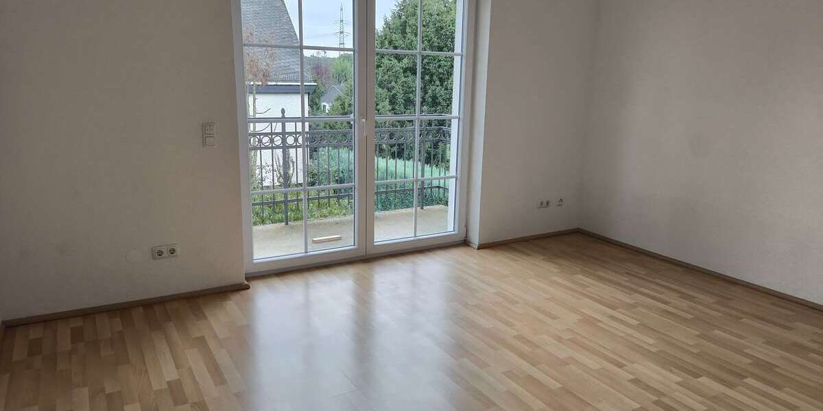 Etagenwohnung Hasselroth - 3.5 Zimmer, 110 m&sup2;, 1.150&euro; | Angebot:26580315