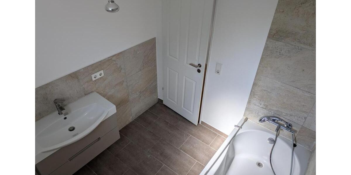 Etagenwohnung Großostheim - 5 Zimmer, 140 m&sup2;, 1.470&euro; | Angebot:25830806