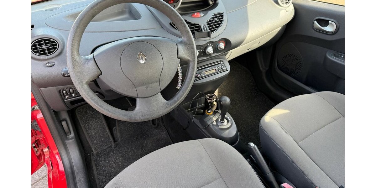 Renault Twingo Automatik TÜV 116.977 km 3.399 &euro; Frankfurt 60386