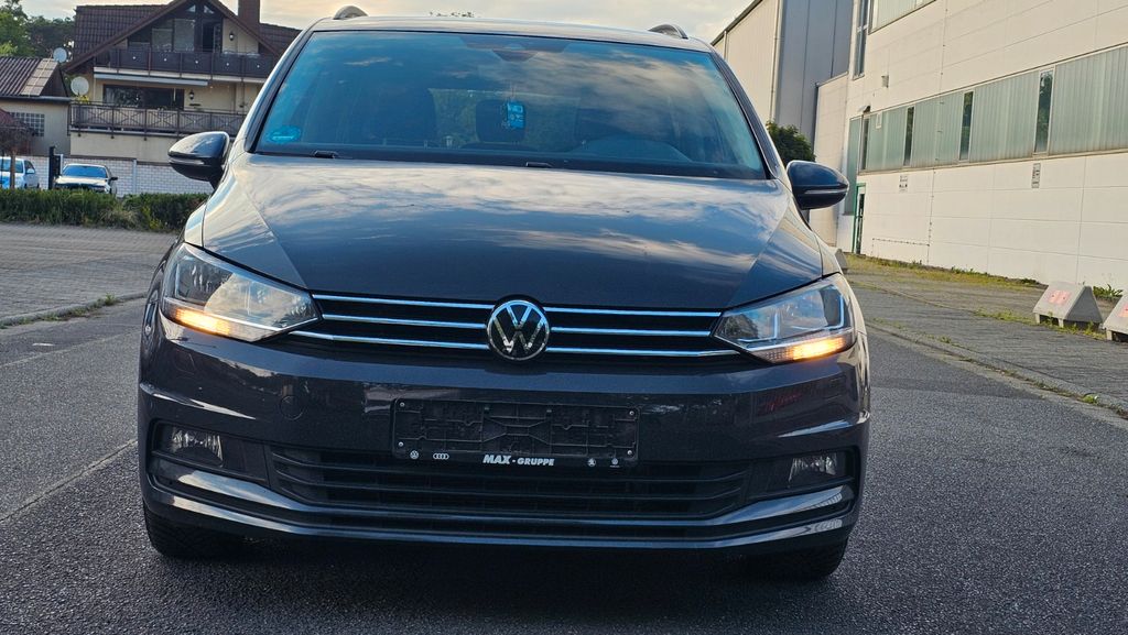 VW Touran 278.005 km 12.499 &euro; Dietzenbach 63128