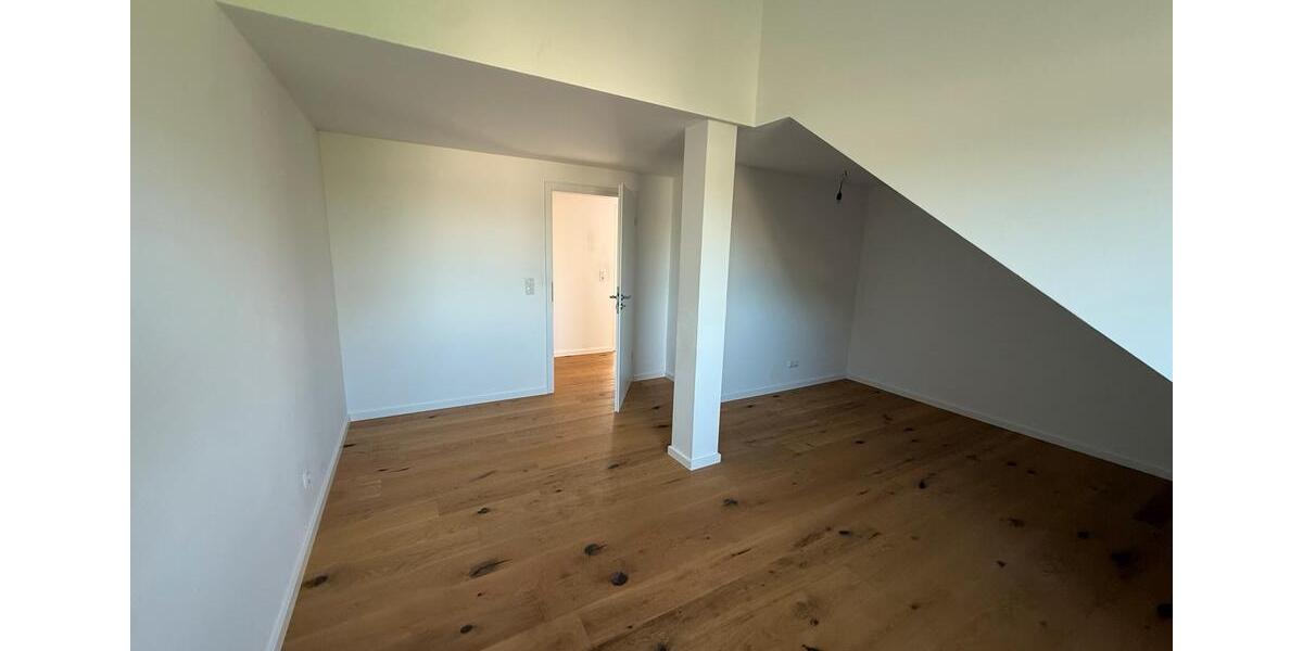 Dachgeschoßwohnung Hanau - 2 Zimmer, 91 m&sup2;, 1.050&euro; | Angebot:26383301