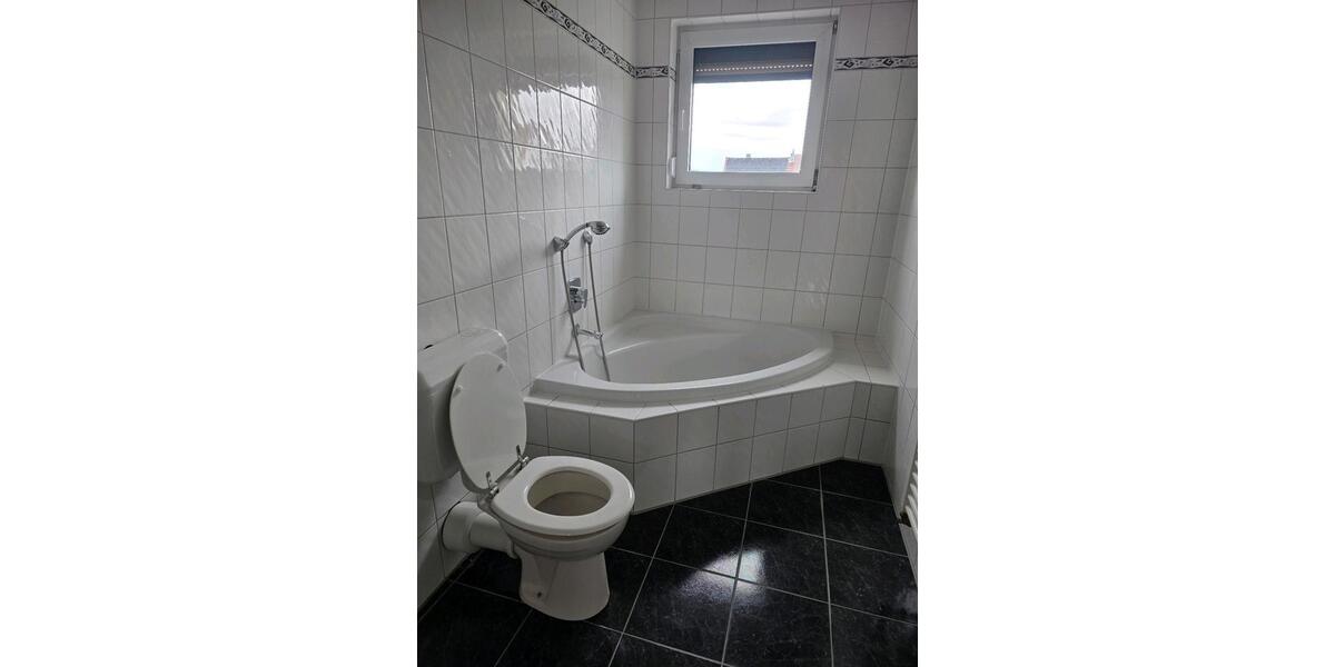 Etagenwohnung Aschaffenburg Damm - 4 Zimmer, 101 m&sup2;, 335.000&euro; | Angebot:25293667