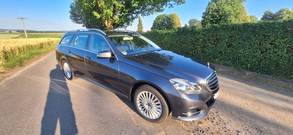 Mercedes-Benz E 220 156.000 km 14.900 &euro; Rosbach 61191