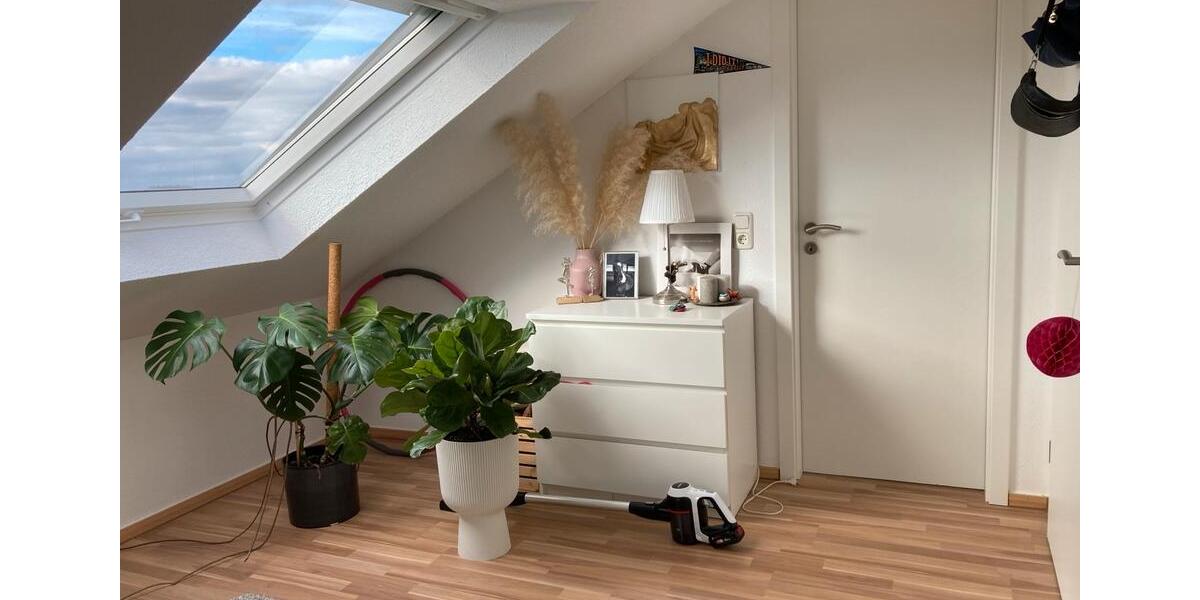 Dachgeschoßwohnung Gründau - 3 Zimmer, 98 m&sup2;, 980&euro; | Angebot:25449493