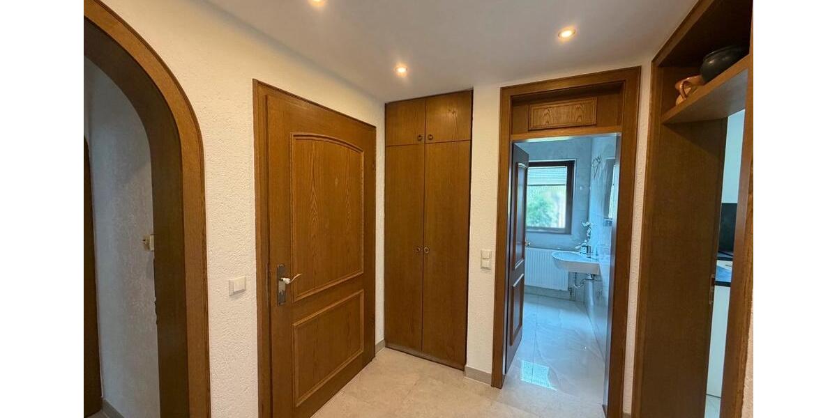 Erdgeschoßwohnung Mühlheim am Main - 4 Zimmer, 142 m&sup2;, 2.500&euro; | Angebot:27586324