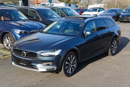 Volvo V90 Cross Country 129.000 km 32.501 &euro; Großkrotzenburg 63538