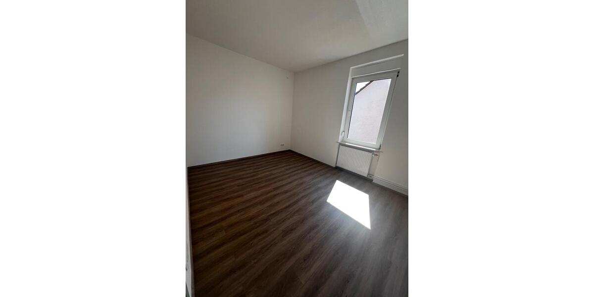 Einfamilienhaus Münster (Hessen) - 9 Zimmer, 180 m&sup2;, 2.450&euro; | Angebot:20612194