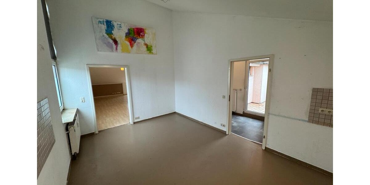 Dachgeschoßwohnung Glauburg - 3 Zimmer, 85 m&sup2;, 950&euro; | Angebot:25792448