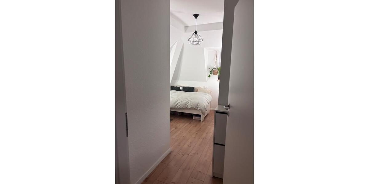 Dachgeschoßwohnung Frankfurt am Main Unterliederbach - 1 Zimmer, 15 m&sup2;, 510&euro; | Angebot:26024520