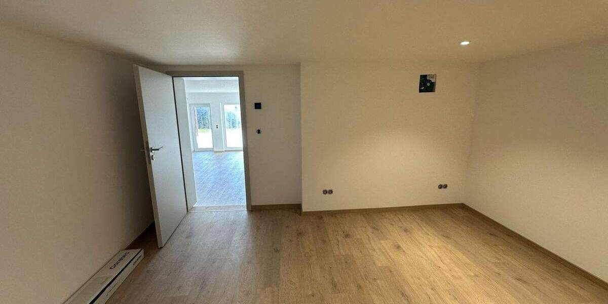 Etagenwohnung Karben Klein-Karben - 4 Zimmer, 170 m&sup2;, 2.050&euro; | Angebot:25665203