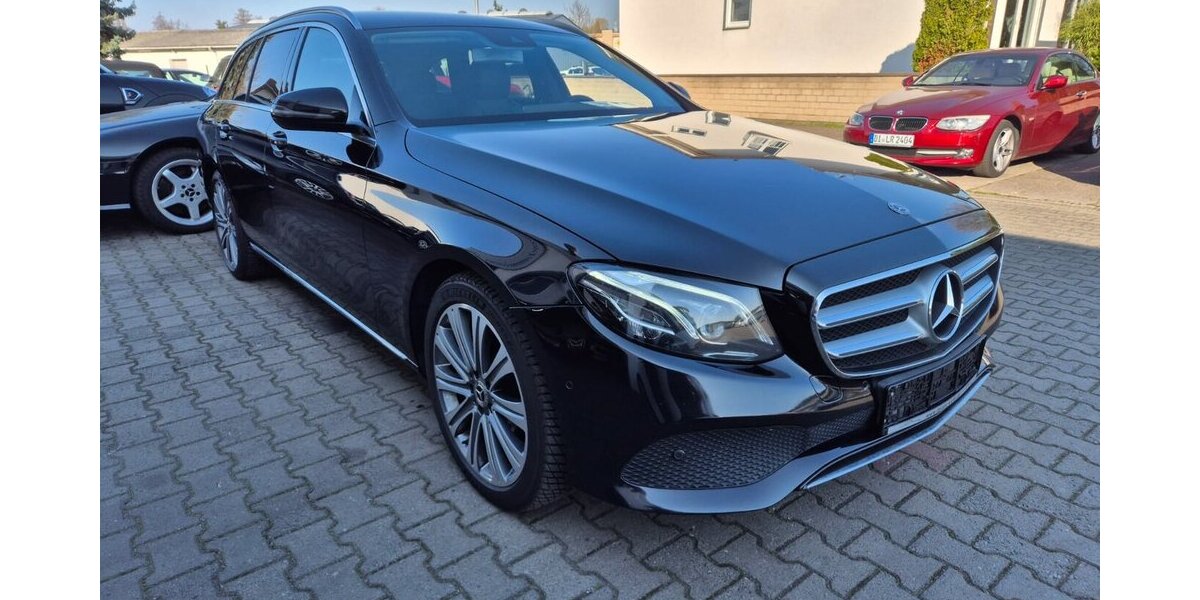 Mercedes-Benz E 400 d T 4M Standheizung, Rückfahrkamera, AHK, Co 200.000 km 19.890 &euro; Rodgau 63110
