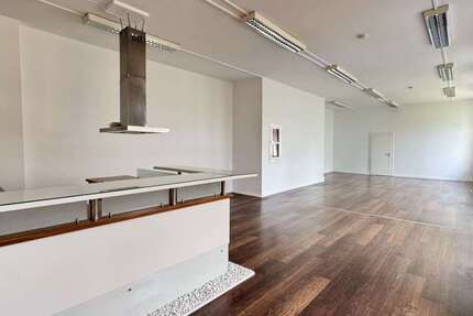 Wohnung Offenbach am Main Hafen - 3 Zimmer, 150 m&sup2;, 1.390&euro; | Angebot:26817562