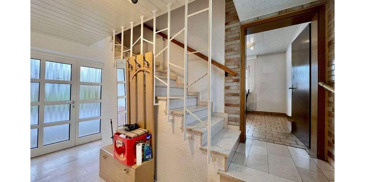 Einfamilienhaus Florstadt/Leidhecken Leidhecken - 5 Zimmer, 225 m&sup2;, 329.000&euro; | Angebot:25706159