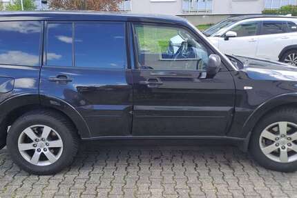 Mitsubishi Pajero 190.000 km 17.900 &euro; Frankfurt am Main, Stadt 60529
