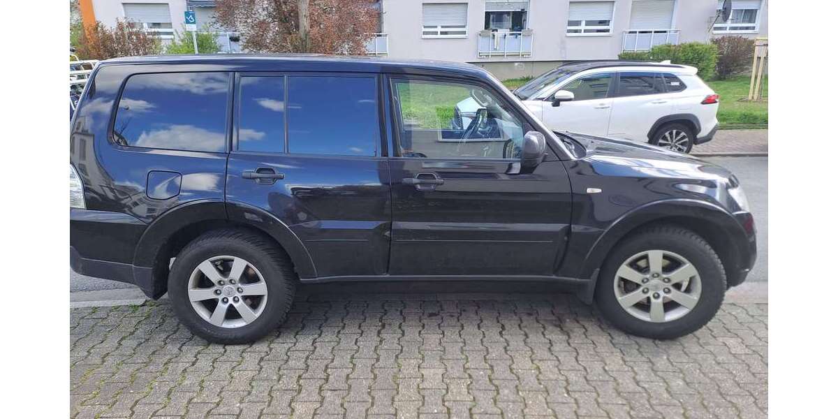 Mitsubishi Pajero 190.000 km 17.900 &euro; Frankfurt am Main, Stadt 60529