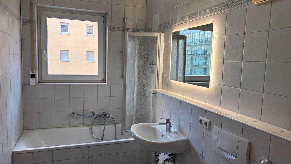 Etagenwohnung Frankfurt am Main Bockenheim - 2 Zimmer, 63 m&sup2;, 1.400&euro; | Angebot:25552253
