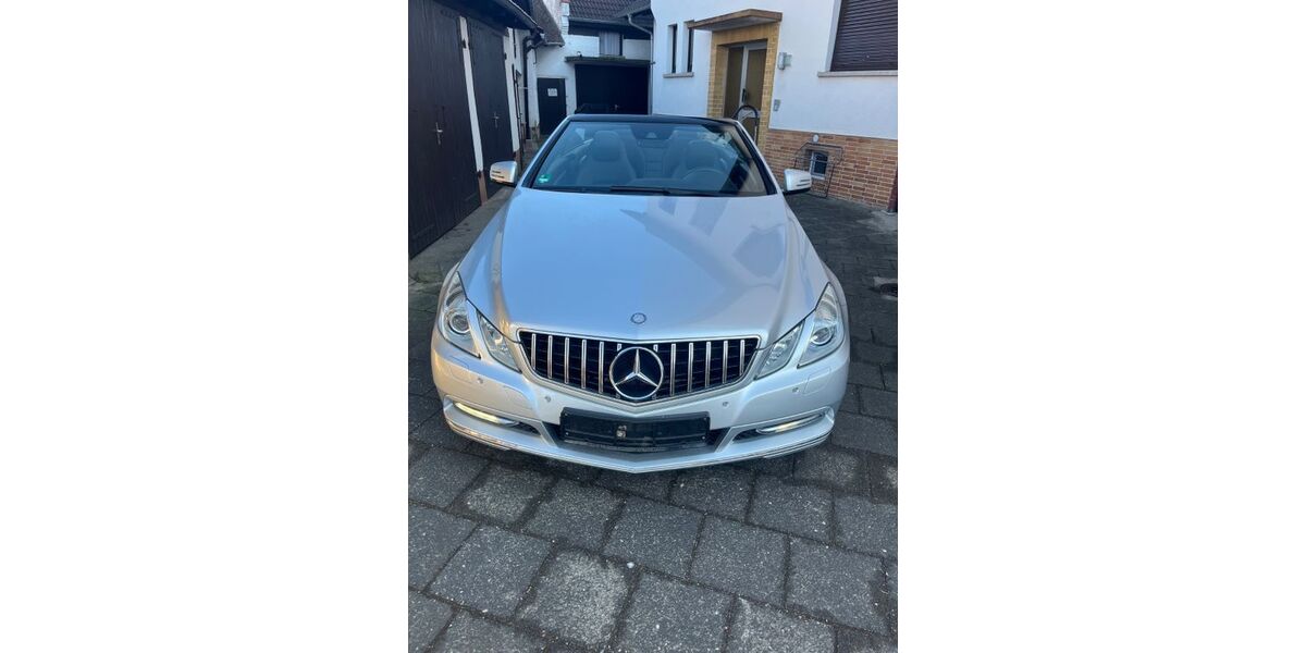 Mercedes-Benz E 200 60.302 km 15.900 &euro; Rodgau 63110