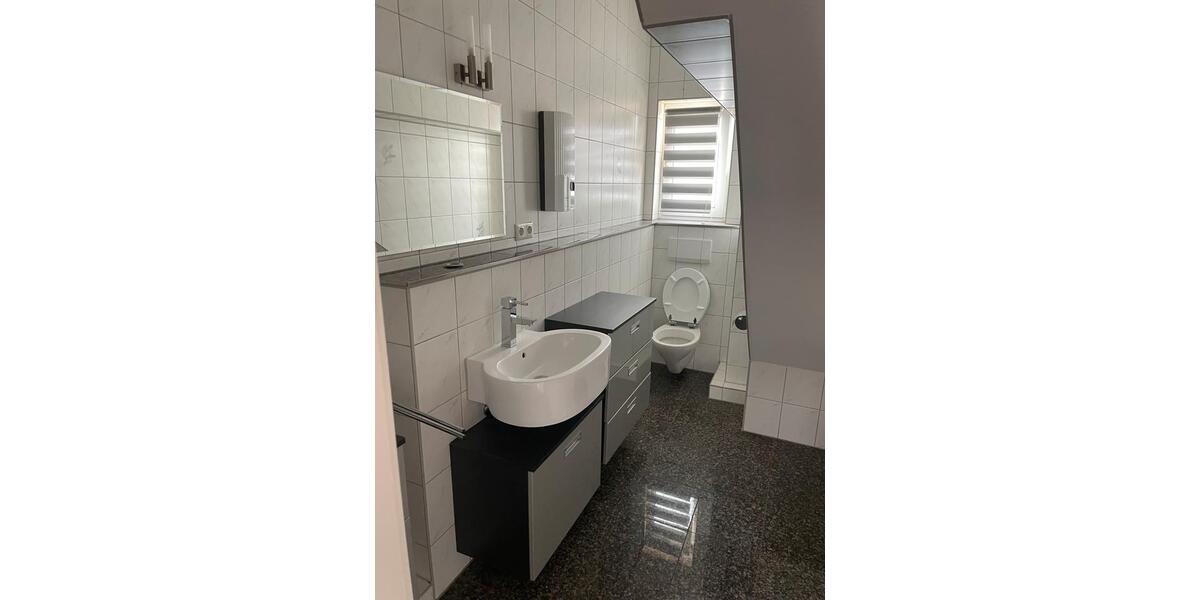 Dachgeschoßwohnung Gelnhausen - 2 Zimmer, 83 m&sup2;, 925&euro; | Angebot:25415642